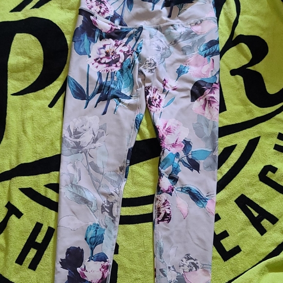 Fabletics Pants - Fabletics Midrise Powerhold legging small $65